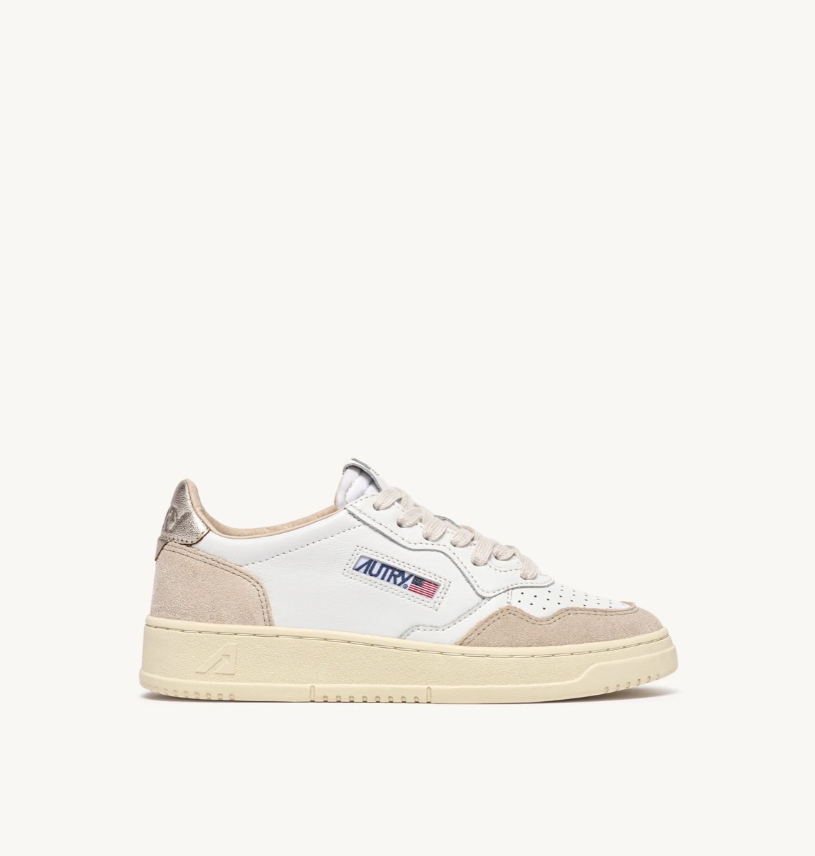 BASKETS MEDALIST LOW EN CUIR ET DAIM BLANC ET OR — Autry