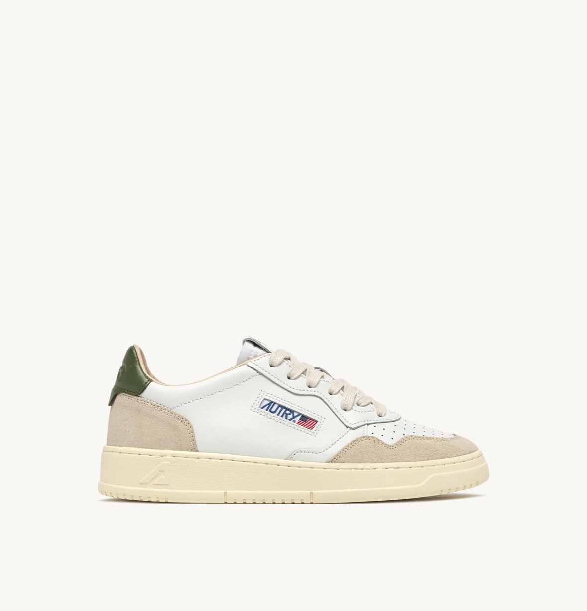 BASKETS MEDALIST LOW EN DAIM ET CUIR BLANC ET BRONZE GREEN — Autry
